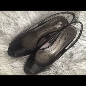 Women’s size 9 peep toe, sling back 2 inch